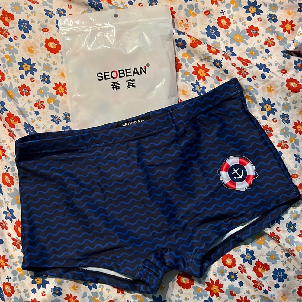 MEN’s Seobean Swim Trunk in size MEDIUM (28-30)